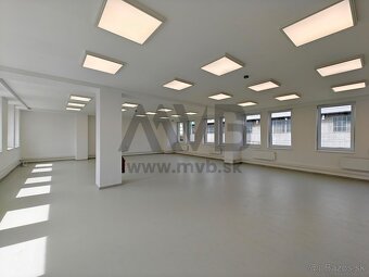 ADMINISTRATÍVNO-SKLADOVÉ CENTRUM 456 m² V HURBANOVE - 19