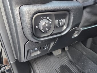 DODGE RAM 1500 LARAMIE 5.7 HEMI V8 401PS FULL LED KOLESO 22 - 19