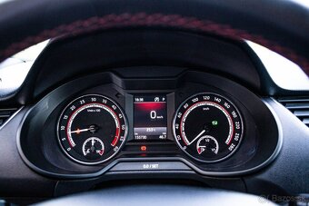 Škoda Octavia Combi 2.0 TDI RS DSG 4x4 - 19