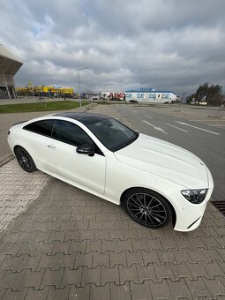 Mercedes benz E 300D coupe - 19
