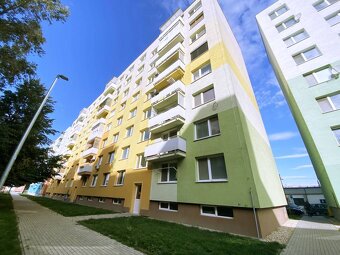 3,5 izbový byt 74m2 s balkónom, zariadený. Sereď - Námestie  - 19