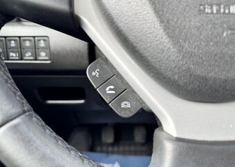 Suzuki Vitara 1.6 VVT 4WD FULL LED, PANORAMA benzín manuál - 19