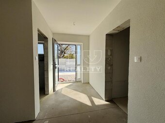 MODERNÝ 4 IZBOVÝ BUNGALOV PODLUŽANY - 19