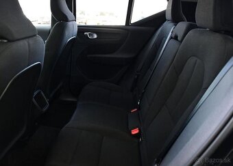Volvo XC40 T3 PO SERVISE TAŽNÉ MANUÁL 120 kw - 19