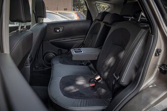 Nissan Qashqai 1.6i Tekna 4x2 (EU5) - 19