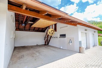 Na PREDAJ jedinečný rodinný dom 438m2 s veľkolepým pozemkom  - 19