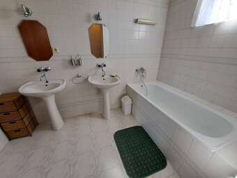 Predáme rodinný dom, 282 m2, pozemok 1240 m2, Čifáre, okr. N - 19