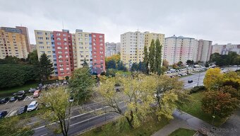 KRÁSNY, VEĽKOMETRÁŽNY 4 IZBOVÝ BYT NA HAANOVEJ UL. V PETRŽAL - 19