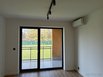 výstavby a Rekonštrukcie - 19