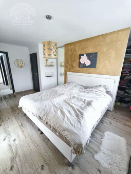 NOVÉ,dom po rekonštrukcii v Brezne 5 izieb, 3711 M2 p - 19