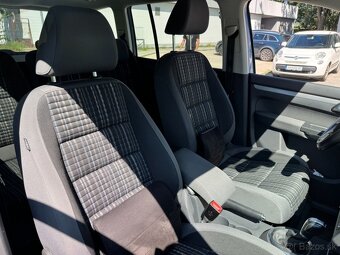 Volkswagen Touran Cross - 19