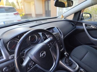 --REZERVOVANÉ-- Opel Astra 1.7CDTi Sports Tourer - 19