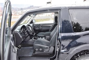 Mitsubishi Pajero - 19