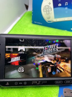 Sony PSP-E1004 Street +box biely - 19