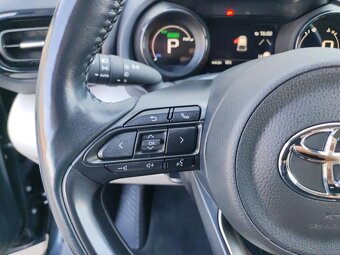 Toyota Yaris EXECUTIVE + VIP - 19