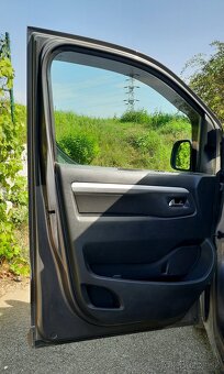 Predám  Peugeot Traveller 2.0 BlueHDi Allure Long - 19