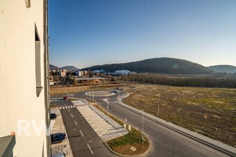 V ŠTANDARDE - 3 izb. BYT + loggia - 72,62 m2 - REZIDENCIA HL - 19