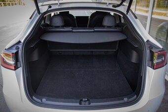 Tesla Model Y Long Range 378kW - 19