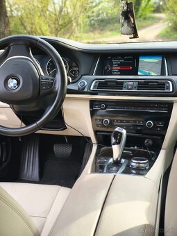 BMW 740i (3 liter benzín) - 19