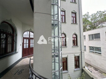 Kancelársky priestor s vlastným zázemím na prenájom - 107 m2 - 19