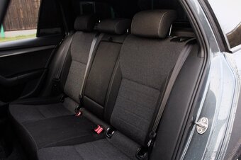 Škoda Octavia Combi 2.0 TDI Style DSG - 19