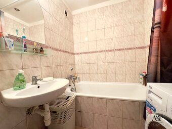 NA PREDAJ 2 IZB. BYT PREROBENÝ NA 3 IZB., 64M2, ŠTEFÁNIKOVA  - 19