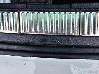 ŠKODA SUPERB COMBI III 1.6 TDI DSG KAMERA ŤAŽNÉ KESSY 2016 - 19