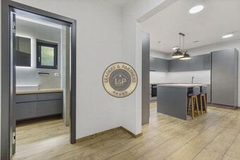 Na predaj luxusná vila rekreačnej oblasti Modra Piesok - 19