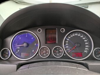 Volkswagen Touareg 2.5 R5 TDI – 4x4, rok 2005 AUTOMAT - 19