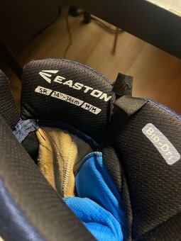 Predam hokejovu vystroj - 19