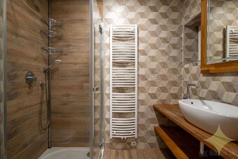 Exkluzívne na predaj, moderný 4izbový rodinný dom s pozemkom - 19