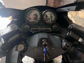 Kawasaki Gpz 900 - 19