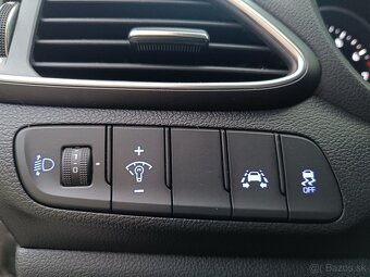 Hyundai I30 kombi rok 2018,najeto: 112.252 km, Nové v CZ - 19