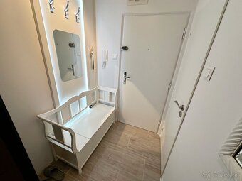 1 izb. A. MRÁZA - pri hoteli Bratislava- Ružinov-IHNEĎ VOĽNY - 19