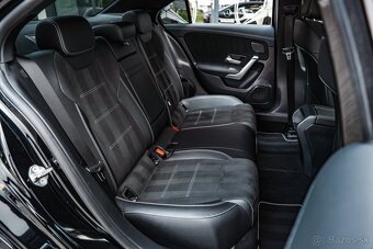 Mercedes-Benz A 180 Sedan AMG Line / EDITION / Night Paket - 19