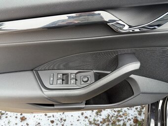 Škoda Octavia Combi 2.0 TDI Style DSG - 19