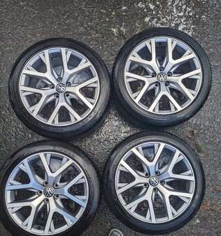 VW Touran Cross 1.6 TDI - 19