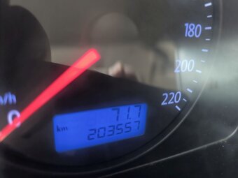 VW TRANSPORTER 2,5 TDi LONG-9-míst - 19
