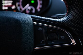 Škoda Octavia Combi 2.0 TDI RS DSG 4x4 - 19