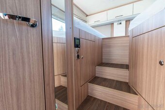 Autokaravan 2022 Bürstner IXEO 726G – Plne vybavený 🚐✨ - 19