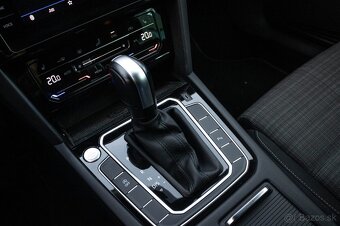 Volkswagen Passat Variant 2.0 TDI Elegance DSG - 19
