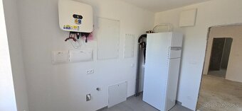 Novostavba na predaj , pozemok 665 m2 . Výhradne u nás - 19