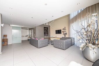 Luxusná 6-izbová vila s wellness centrom, bazénom a hosťovsk - 19