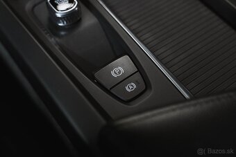 Volvo XC60 D4 Momentum AWD A/T - 19