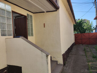 Ponúkame na predaj starší rodinný dom na Samovej ul. v DNV - 19