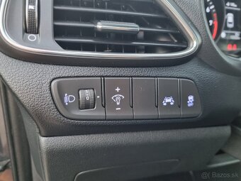 Hyundai i30 Combi 1.4 Benzín 74kw - 19