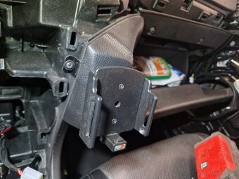 Diely interiéru Jeep Grand Cherokee WK2 2017 Summit - 19