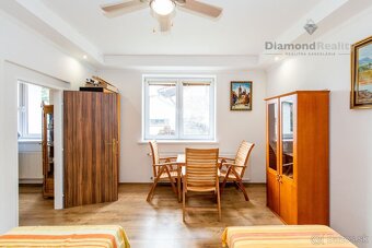 NA PRENÁJOM 5 IZBOVÝ RODINNÝ DOM S VEĽKÝM POZEMKOM 2864m2 |  - 19