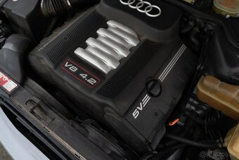 Audi S8 2001 - 19
