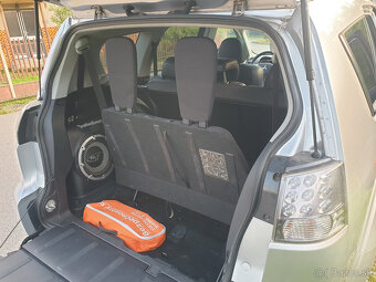 Predám SUV Mitsubishi Outlander 4x4, 2,4 benzin+LPG - 19